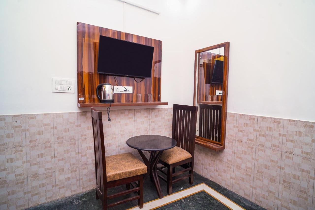 Golden Residency Hotel Ню Делхи Екстериор снимка