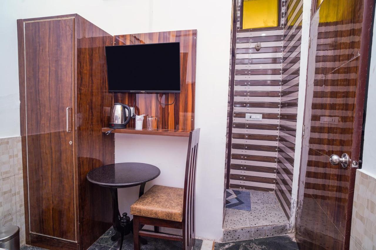 Golden Residency Hotel Ню Делхи Екстериор снимка