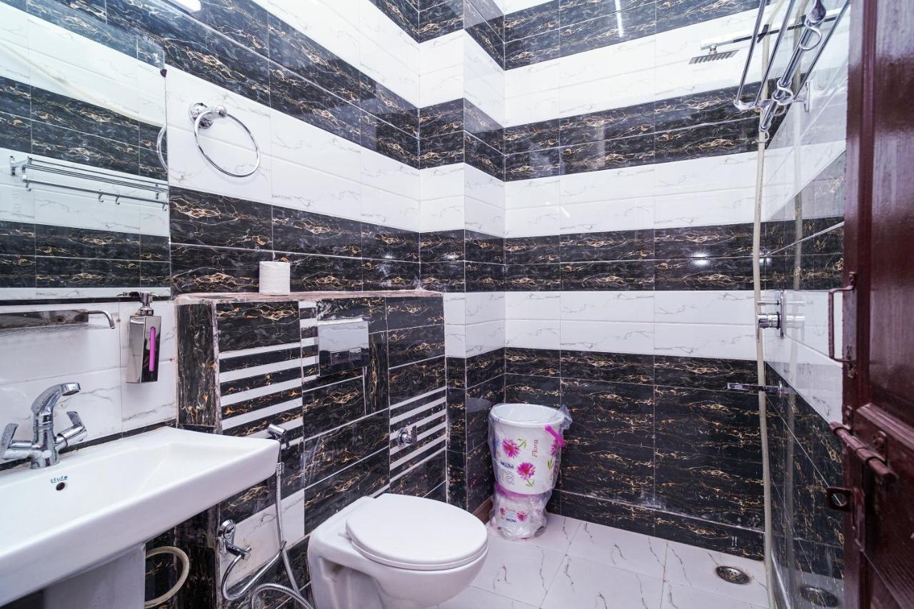 Golden Residency Hotel Ню Делхи Екстериор снимка