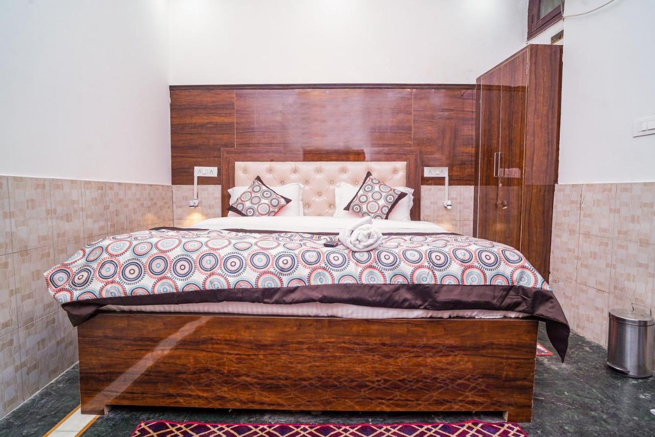 Golden Residency Hotel Ню Делхи Екстериор снимка