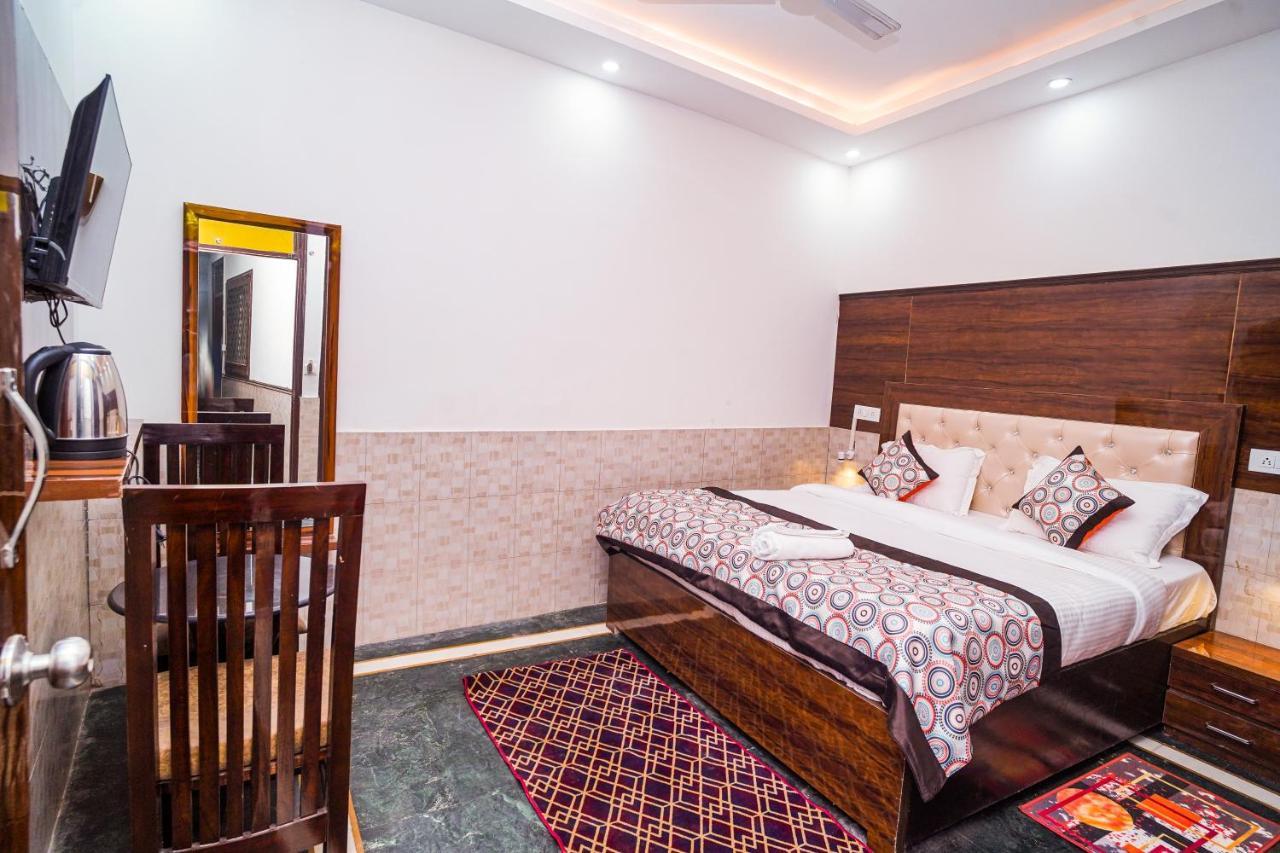 Golden Residency Hotel Ню Делхи Екстериор снимка