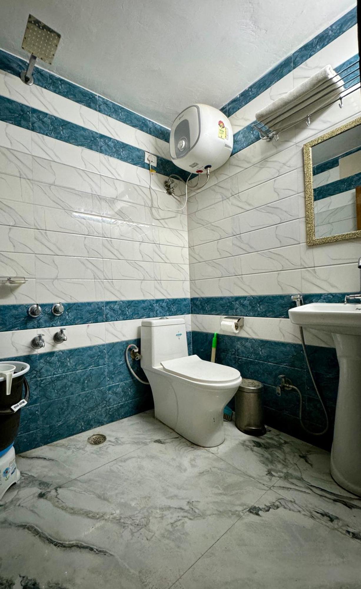 Golden Residency Hotel Ню Делхи Екстериор снимка
